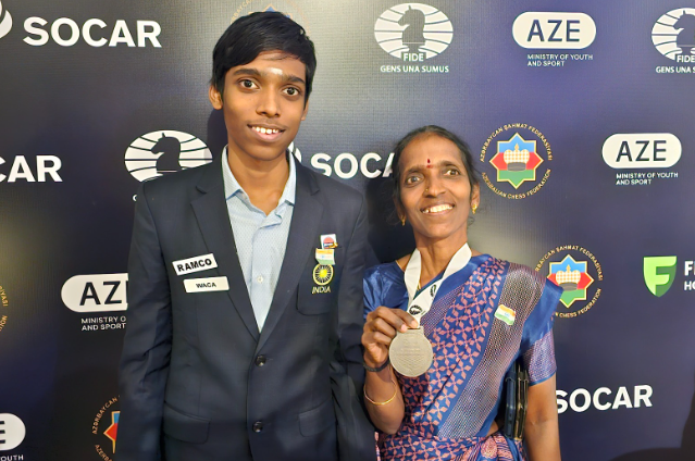 Praggnanandhaa with sister Vaishali and mother